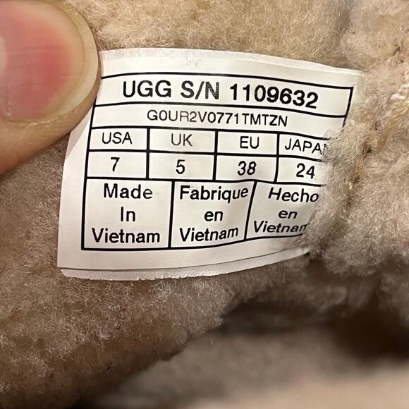 UGG Priya Womens 7 Brown Suede Sneaker Plush Bootie Slip On Snap Cozy Comfy‎ - Picture 8 of 9